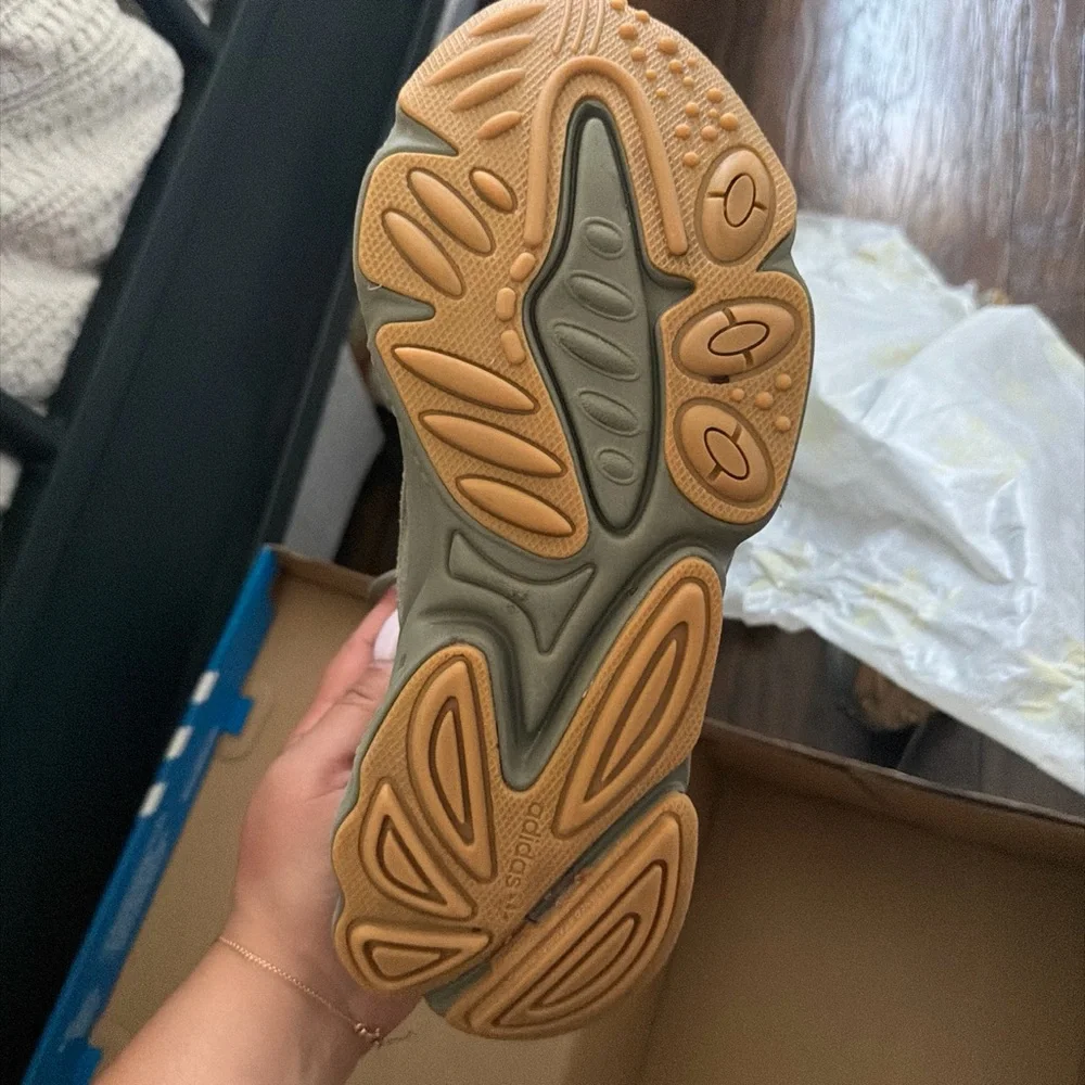 Adidas - Picture 2 of 4